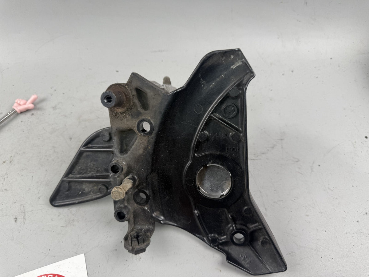 Kawasaki ZR 7 ZR750F Fußraste vorne Fußrastenanlage front links left Hangers
