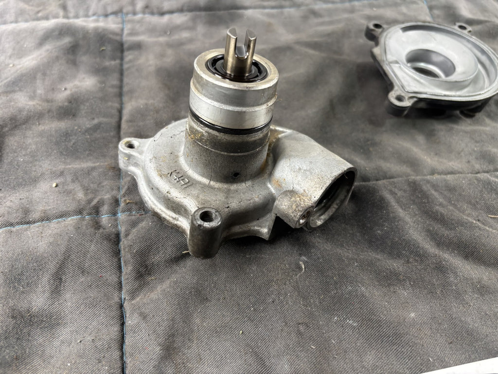 Kawasaki ZRX1100 ZRT10C Wasserpumpe Wasserpumpendeckel Water Pump Cover