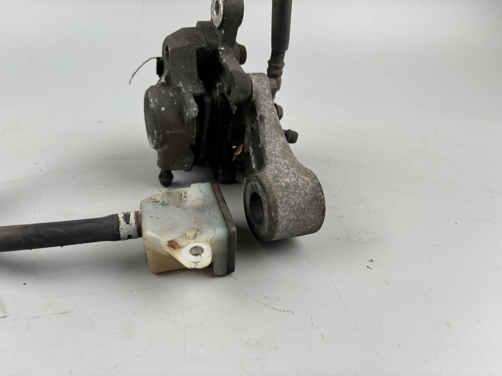 Suzuki GSF600 GN77B Bremse hinten Brake Back Bremsanlage Sattel Pumpe