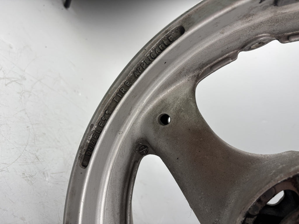 Suzuki RF 600 R GN76A Hinterradfelge Felge Rim Rad hinten back Reifen