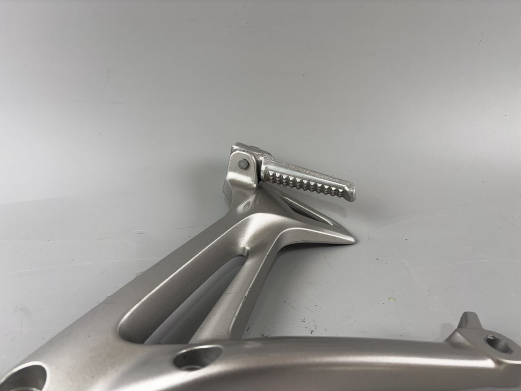 Honda VFR800 RC46/2 VTEC Soziusfußraste Rechts right Hangers Fußraste