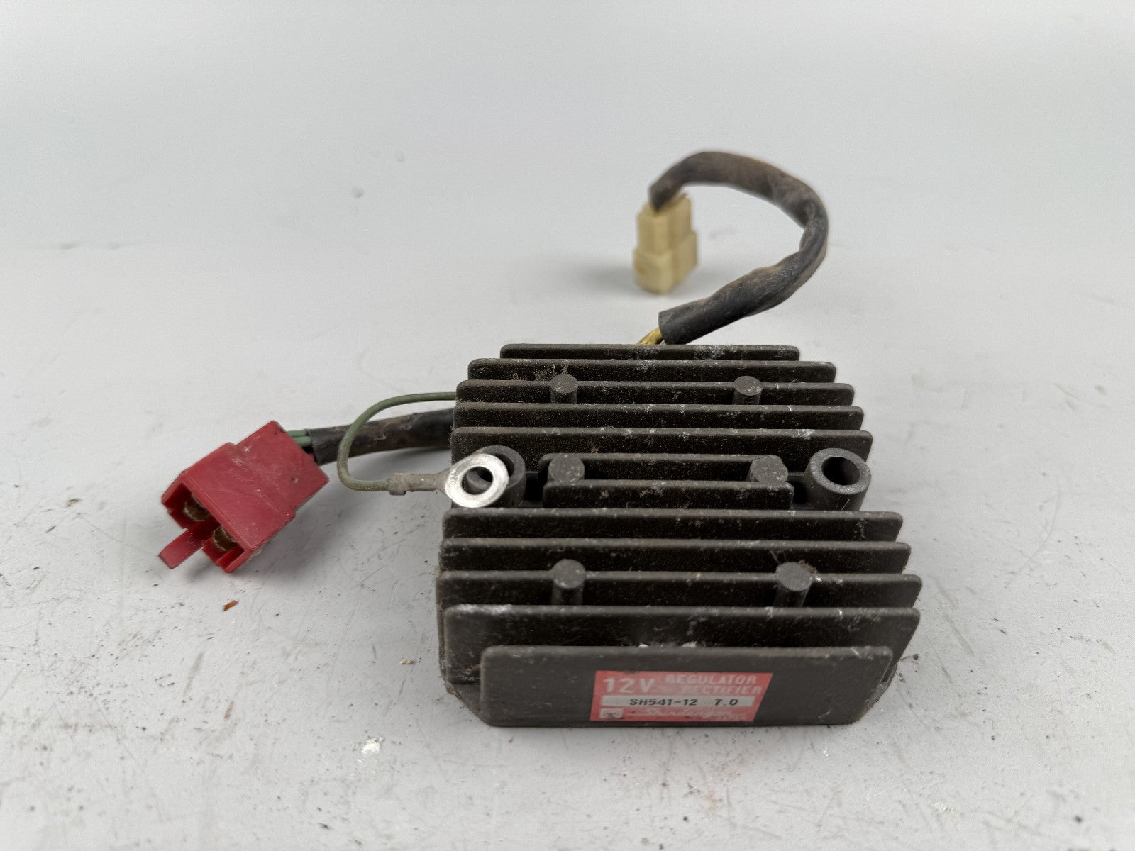 Honda CBR 600 F PC19 Gleichrichter Spannungsregler Electric