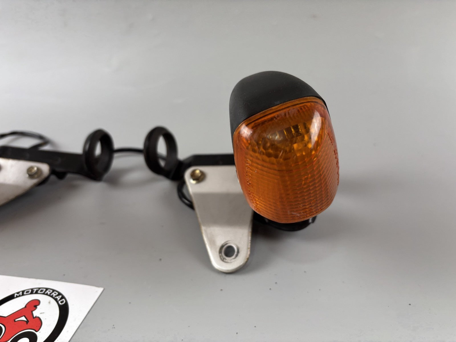 Suzuki GS 500 EU GM51B Blinker Signal Licht Lampe vorne front Halterung Holder