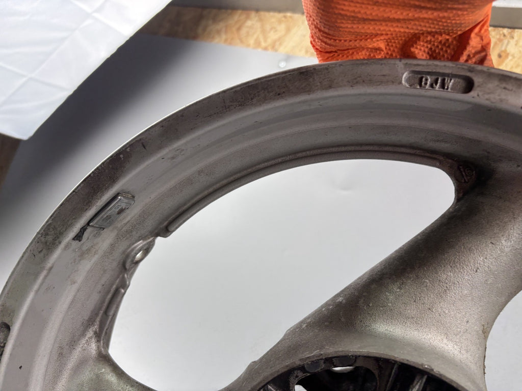 Suzuki RF 600 R GN76A Hinterradfelge Felge Rim Rad hinten back Reifen