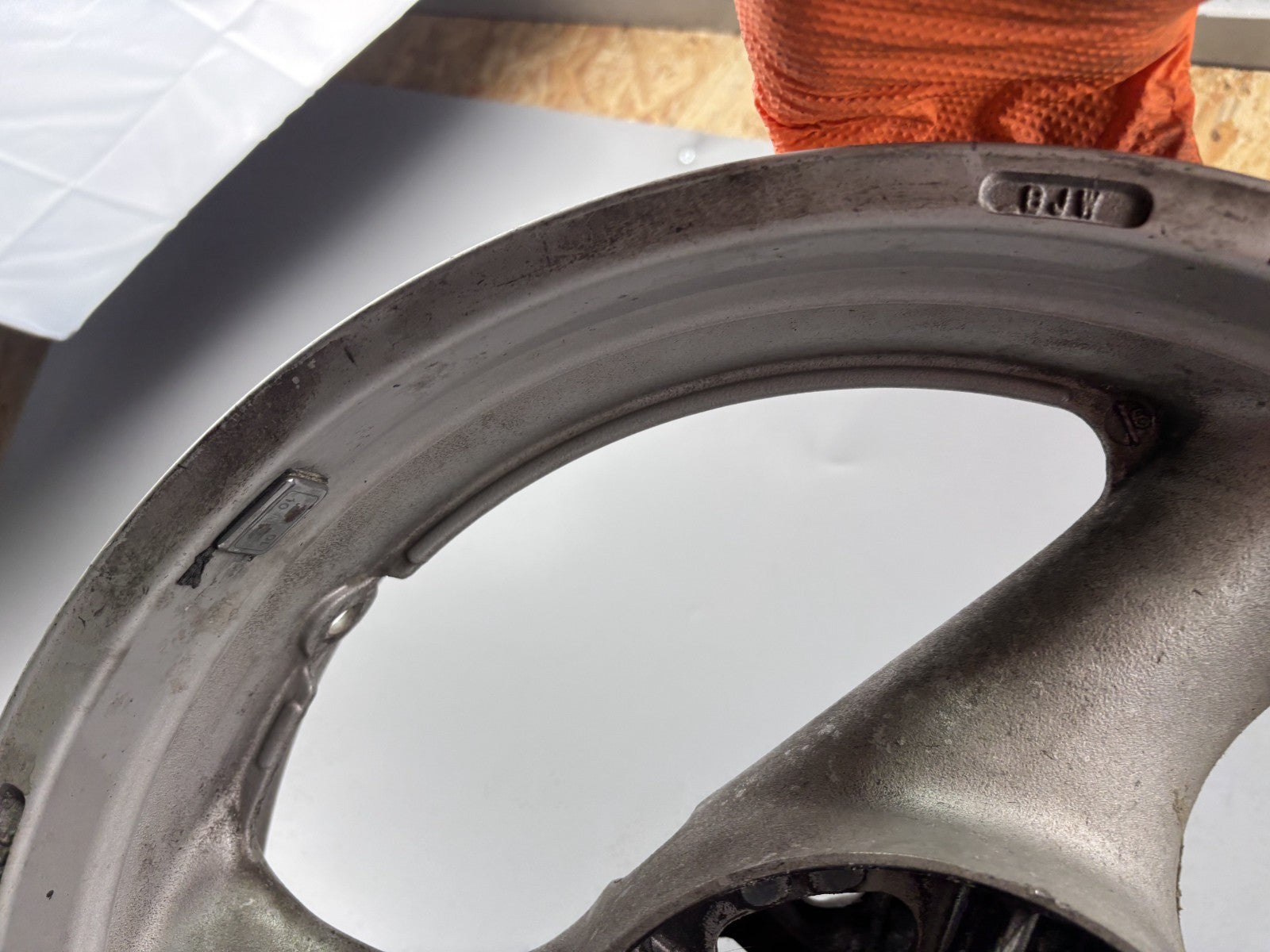 Suzuki RF 600 R GN76A Hinterradfelge Felge Rim Rad hinten back Reifen