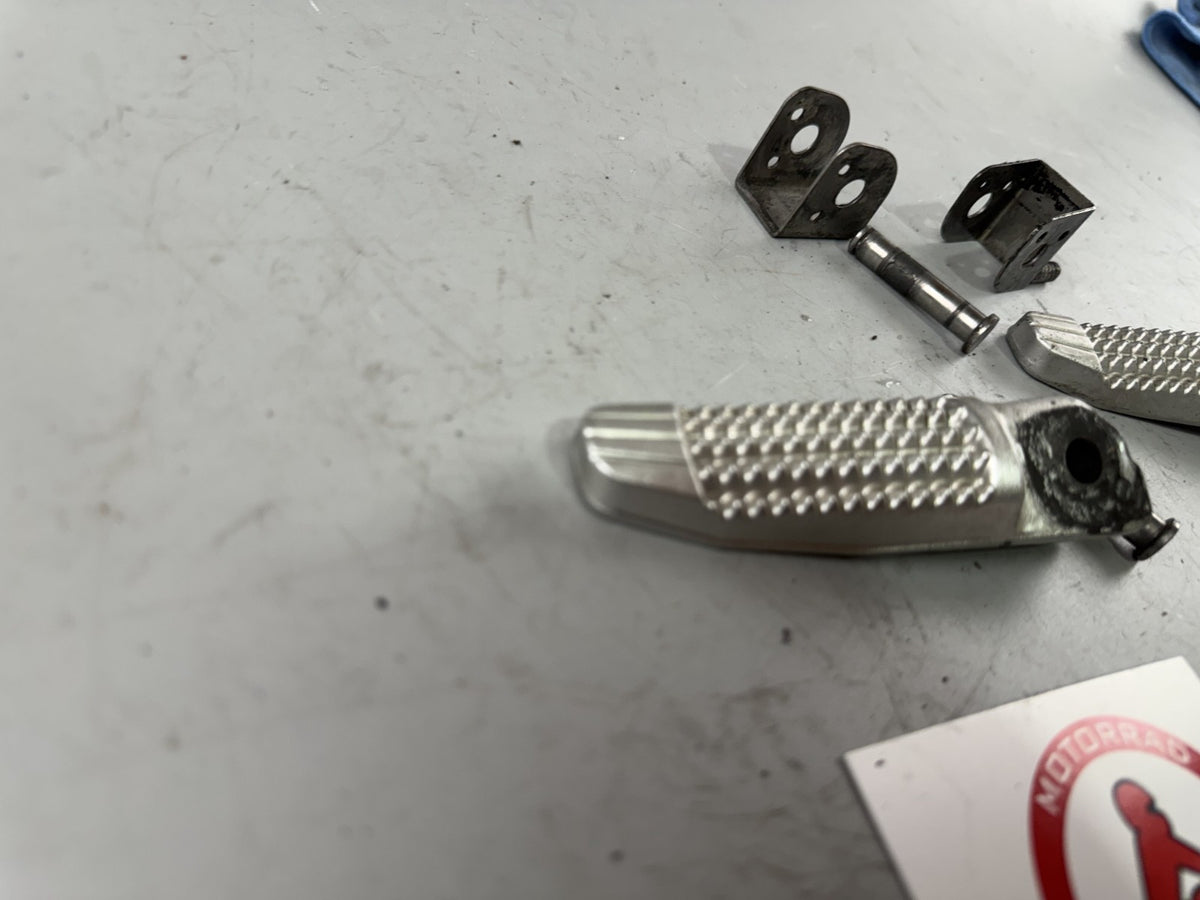 BMW K 1200 S K40 Soziusfußrasten Beifahrer Fußraste Step Hanger Foot