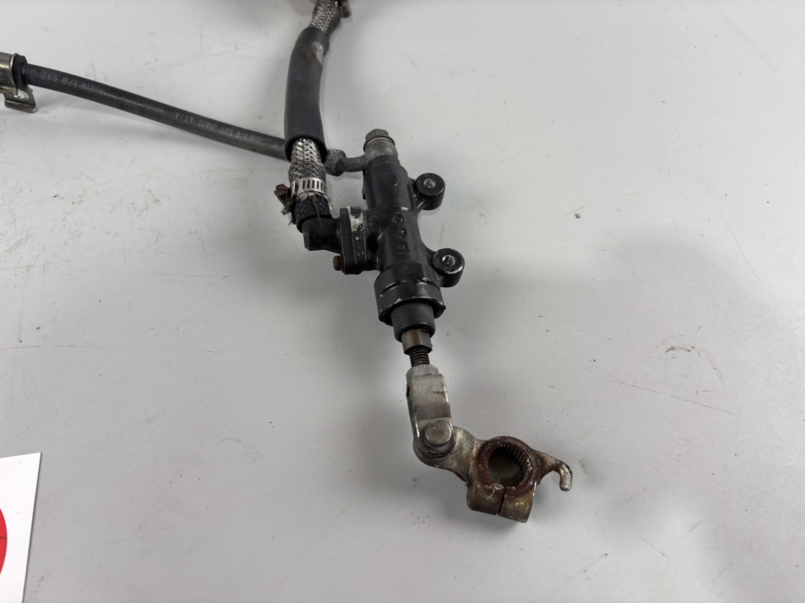 Honda VF 750 F RC15 Bremse Bremsanlage hinten back Sattel Pumpe Leitung