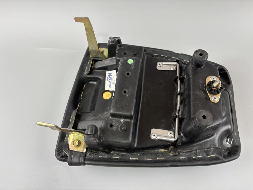 Triumph Daytona 955i T595 N 2002 Soziussitz Seat Sitz Sitzbank Beifahrer hinten