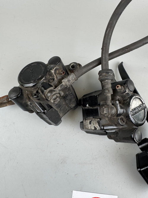 Honda CB 450 N PC14 Bremsanlage Vorne Bremse Bremspumpe Bremssattel Bremszange
