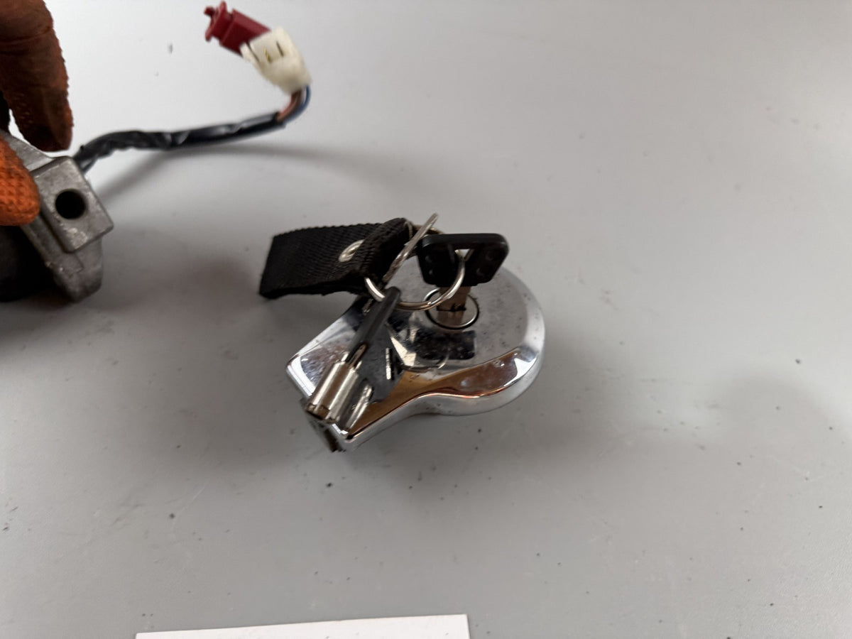Yamaha XV1100 Virago 3LP Schlosssatz Key Lock Schlüssel Zündschloss Tank