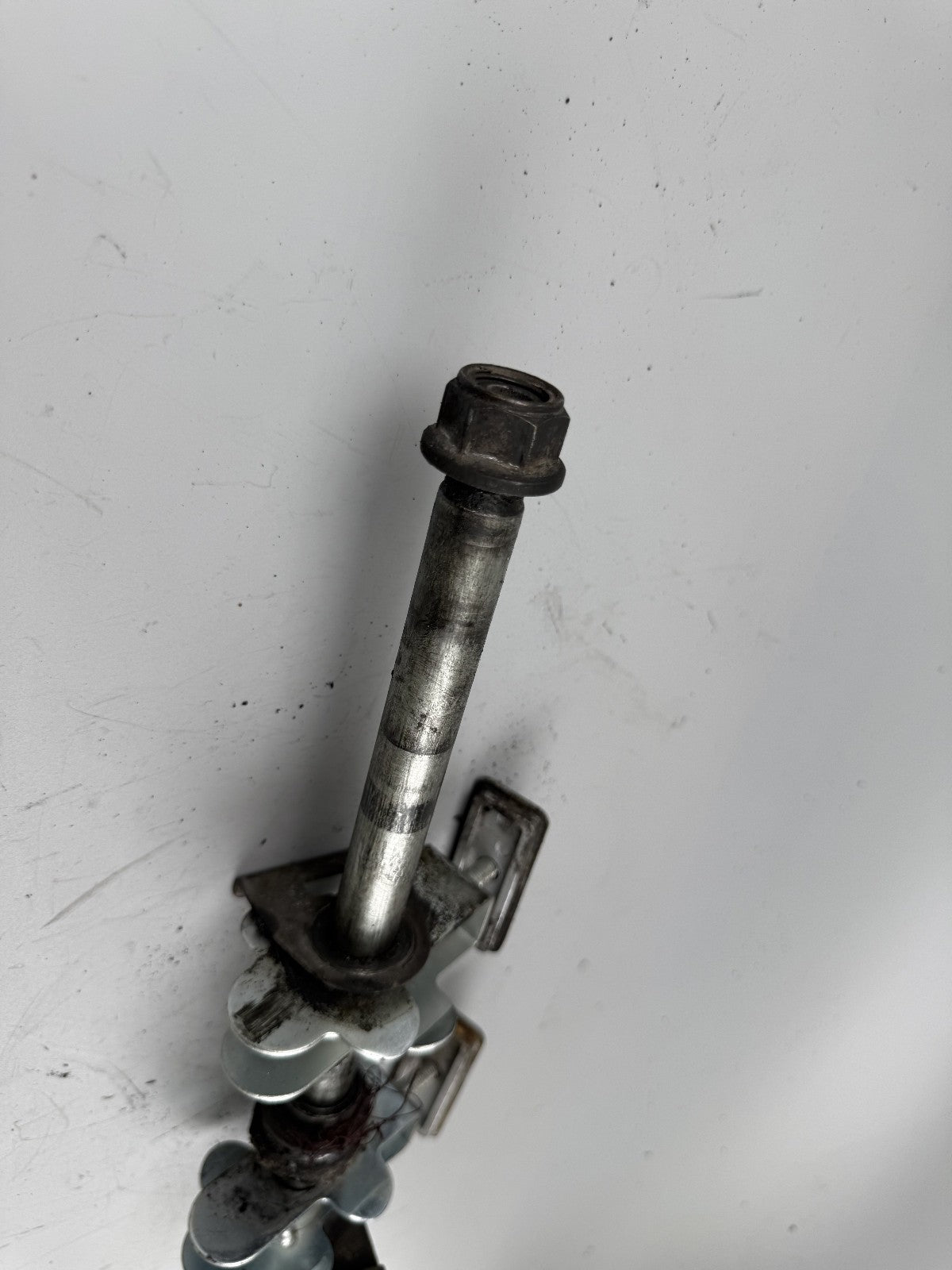 Suzuki GSF600 GN77B Bandit Achse Hinterradachse Spanner Kettenspanner Chain