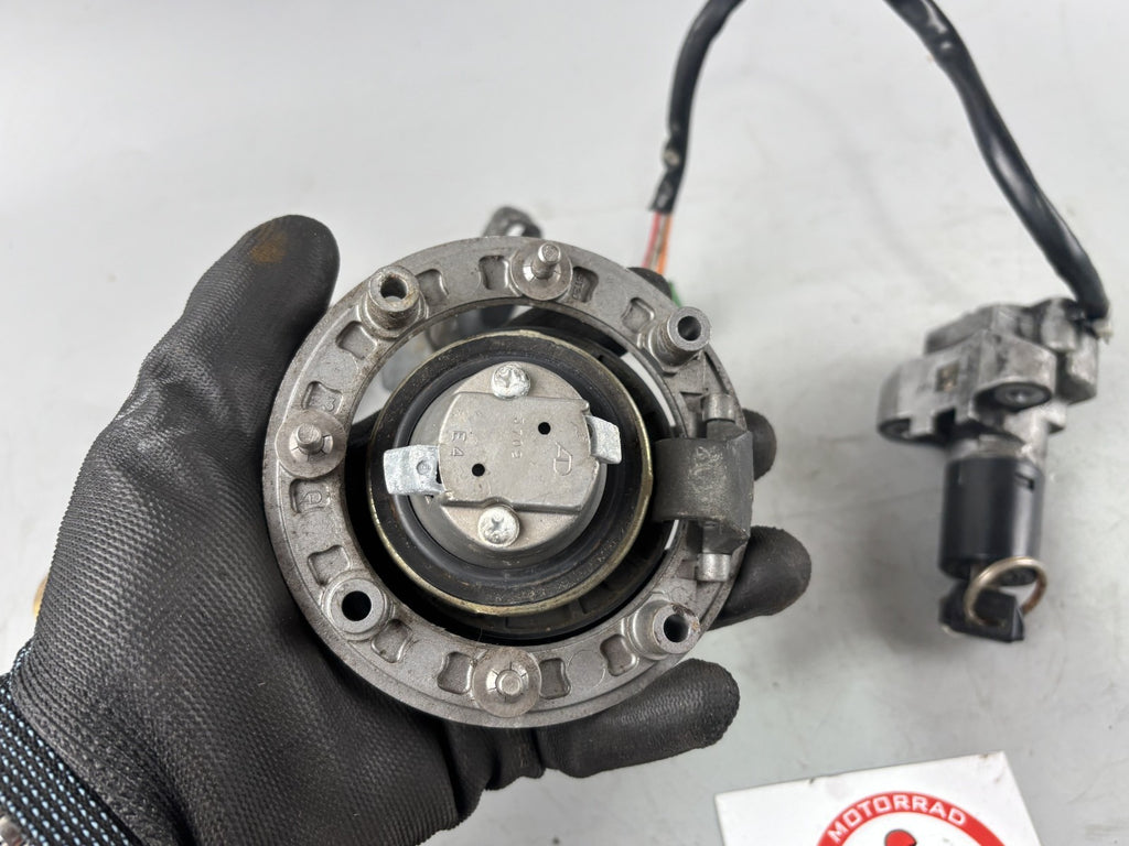 Suzuki RF 600 R GN76A Schlosssatz Key Lock Zündschloss Sitzbank Tannkschloss
