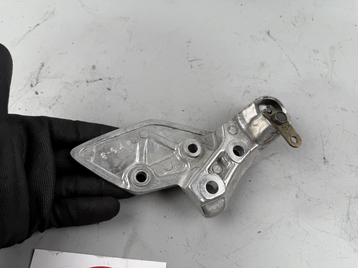 Yamaha XJR 1200 4PU Fussrastenhalter vorne links Foot Hangers Step
