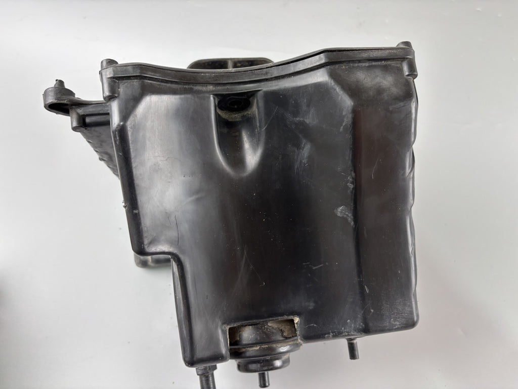 Honda CX500 C PC01 Güllepumpe Luftfilterkasten Airbox