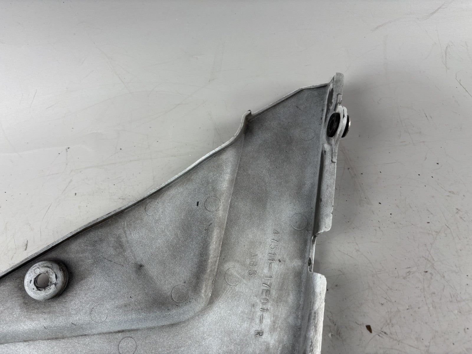 Suzuki GSX-R 750 W GR7BB Seitenverkleidung Sidecover Seitenteil rechts right