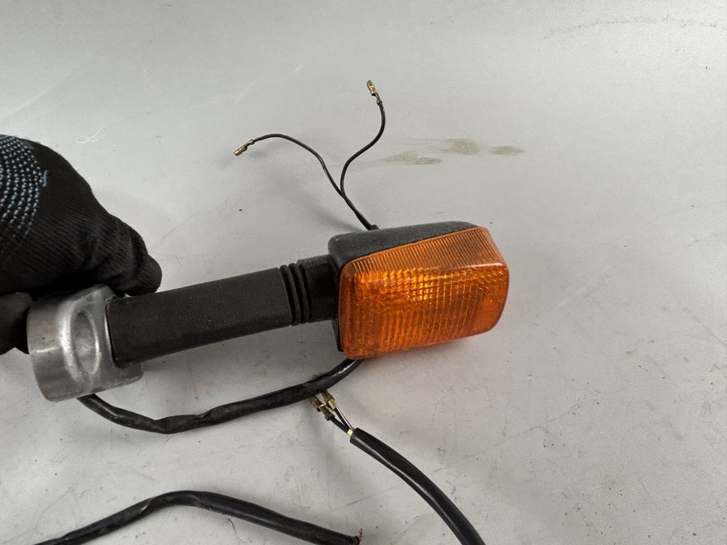 Honda CBX 650 E RC13 Blinkerset Blinkerpaar Signal Turn vorne hinten Halter
