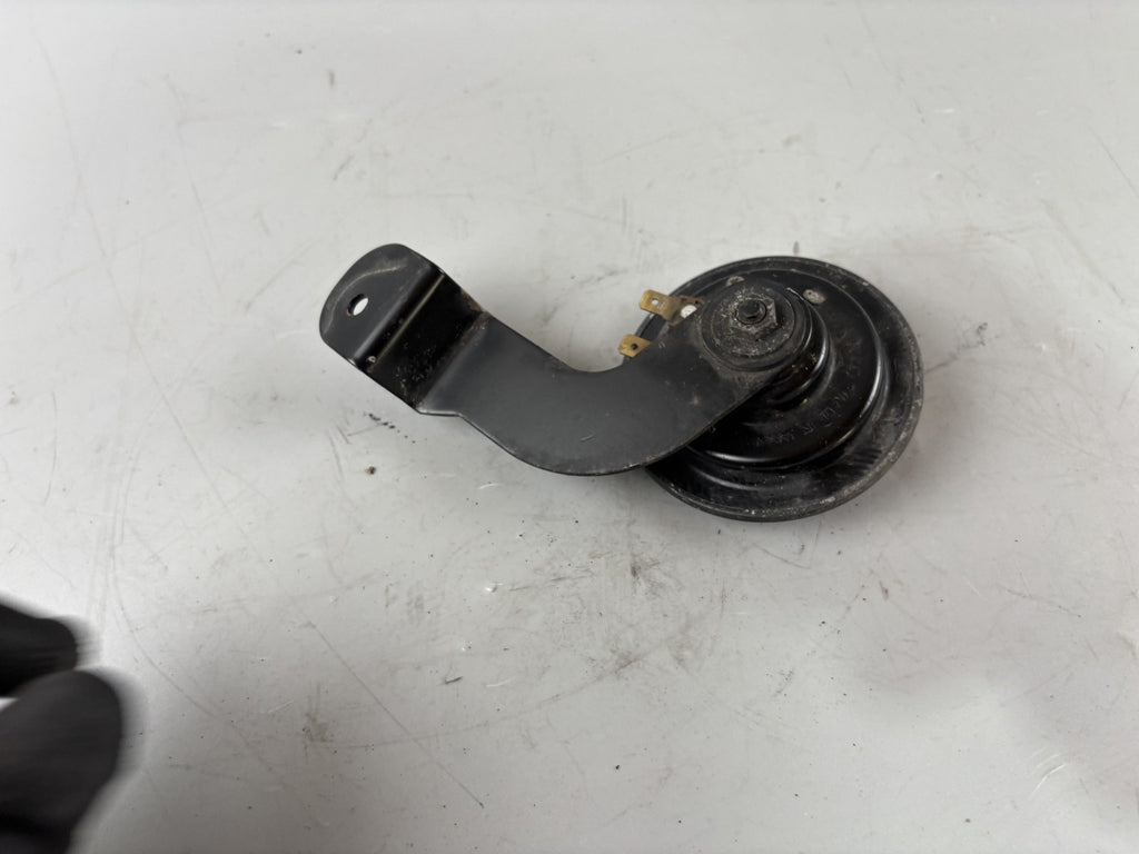 Suzuki GSX-R 1100 W GU75C Hupe horn Signal