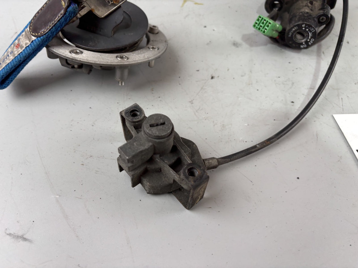 Suzuki GSX-R 1100 W GU75C Schlosssatz Key Lock Sitzbank Zündschloss Tankschloss