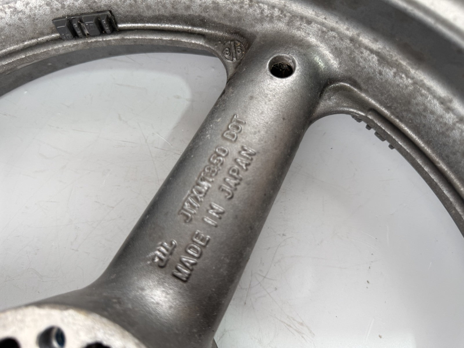 Suzuki GSX750 AE Inazuma Vorderradfelge Rim vorne front Rad Felge
