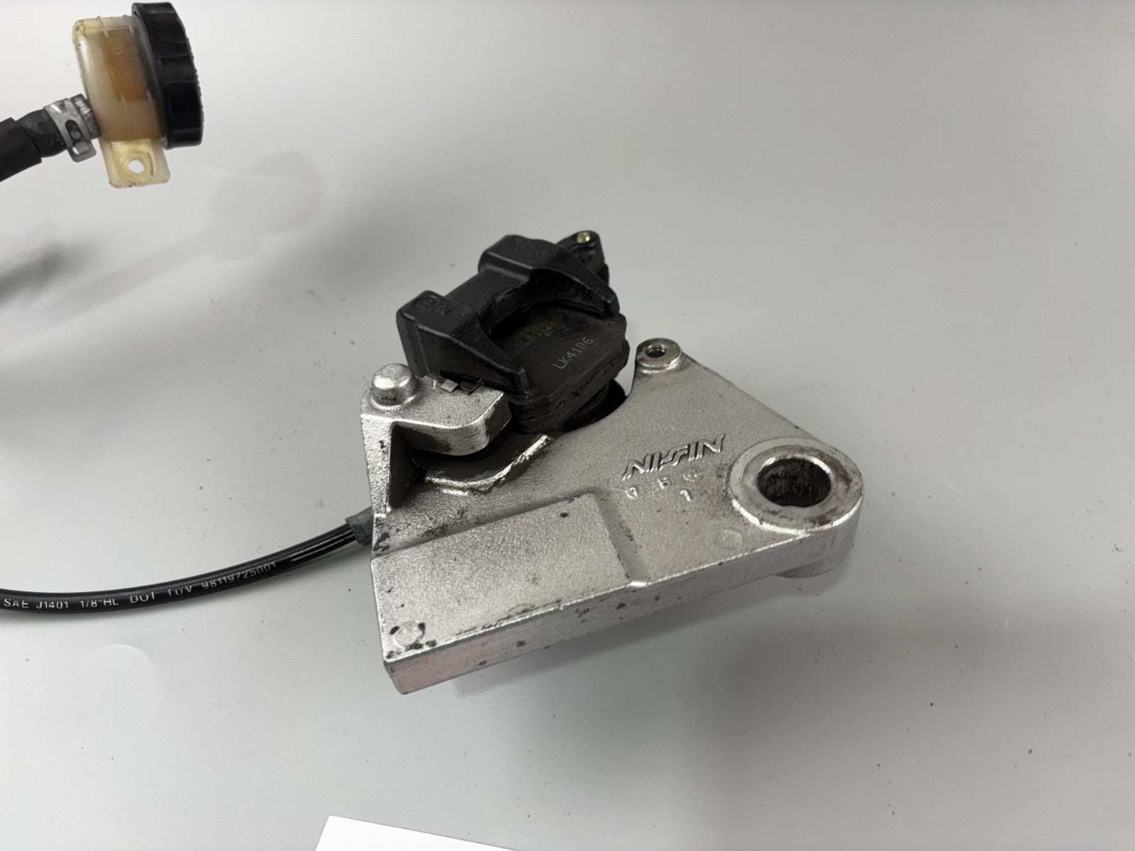 Triumph Daytona 955i T595 N 2002 Bremsanlage Brake Bremse Sattel Pumpe hinten