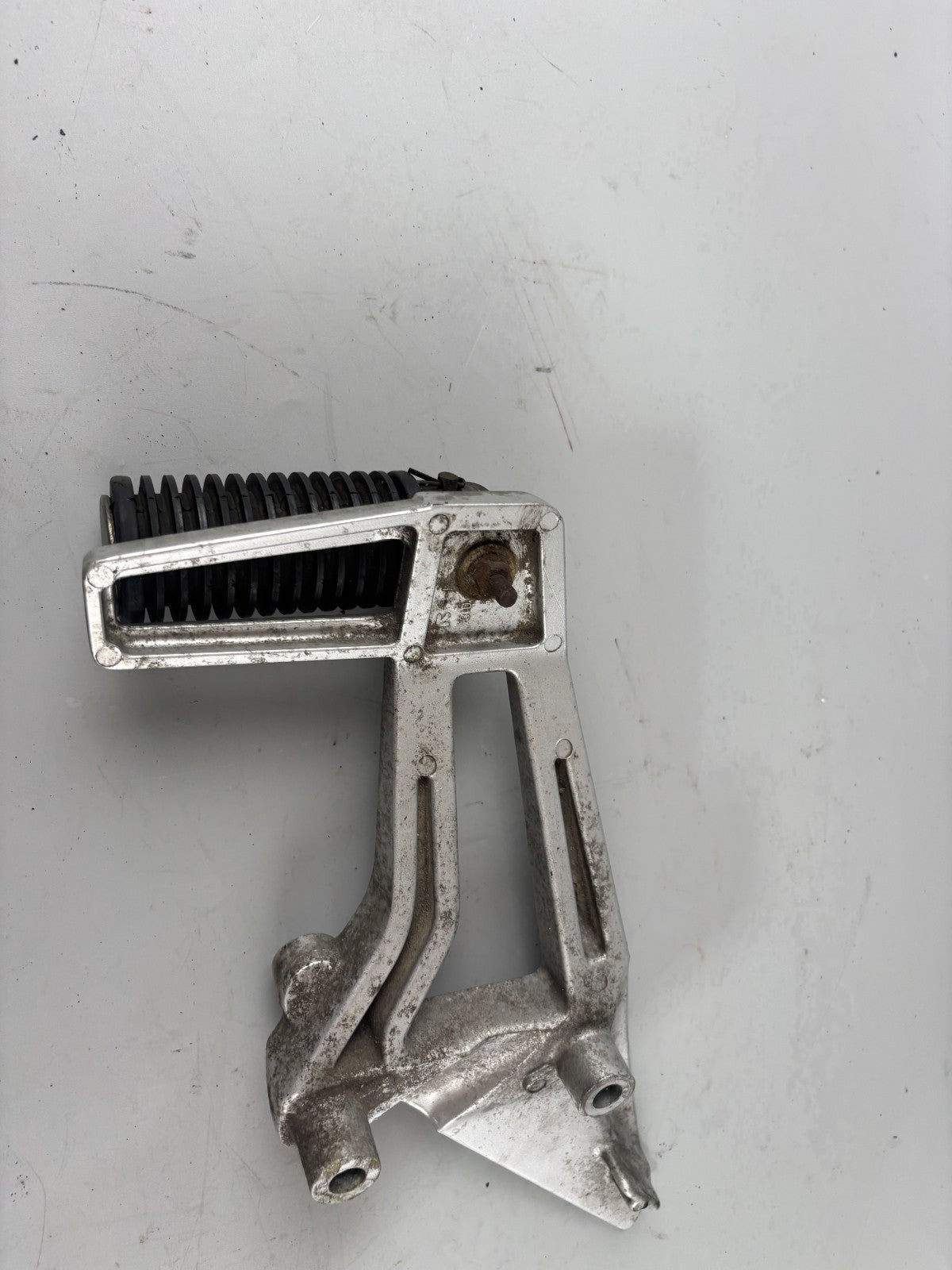 Suzuki DR 800 S DR BIG SR43 A/B Soziusfußraste Beifahrerfußraste Hanger rechts