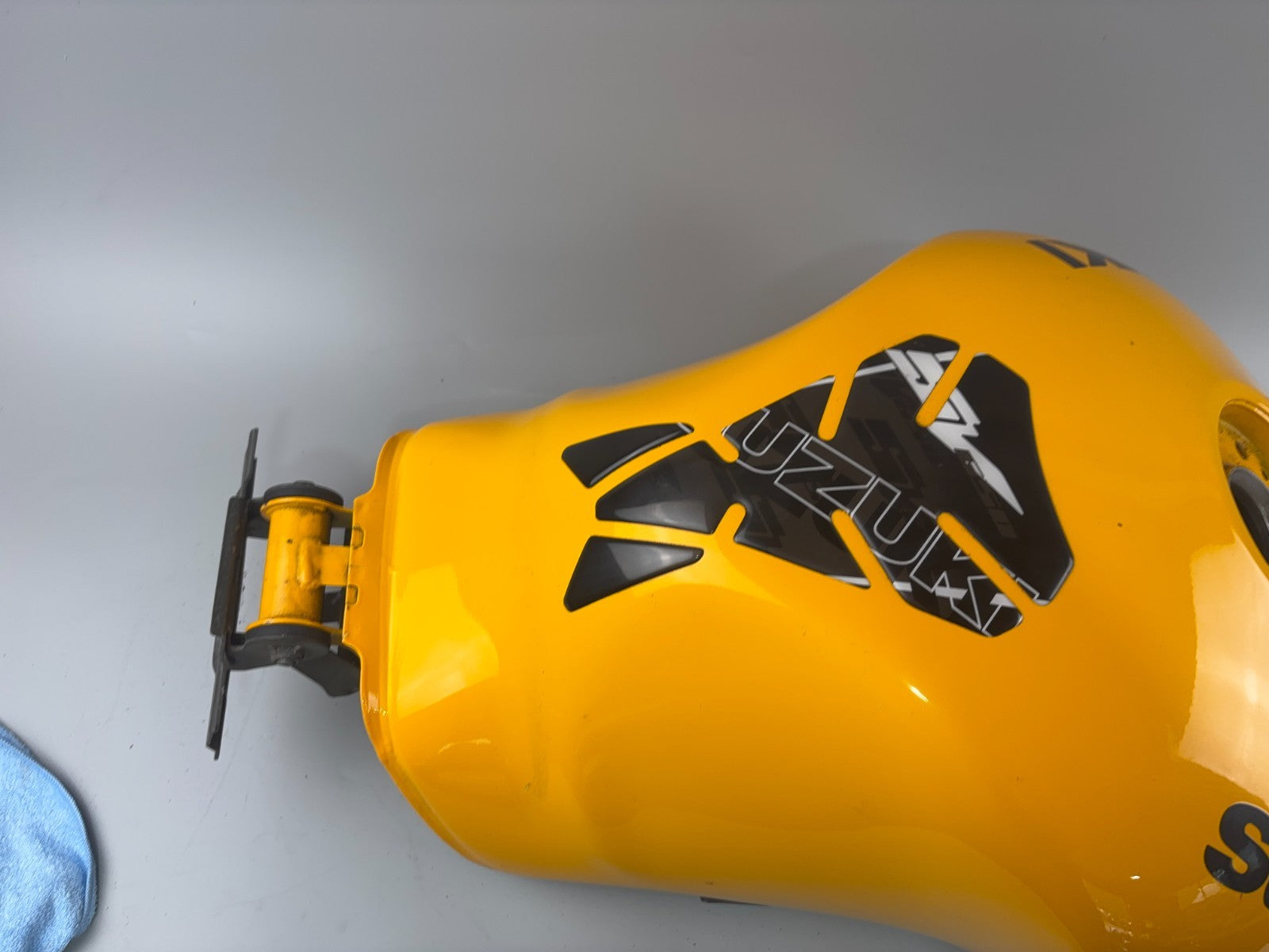 Suzuki SV650 S AV Tank Benzintank Kraftstofftank Fuel Gas Gasoline