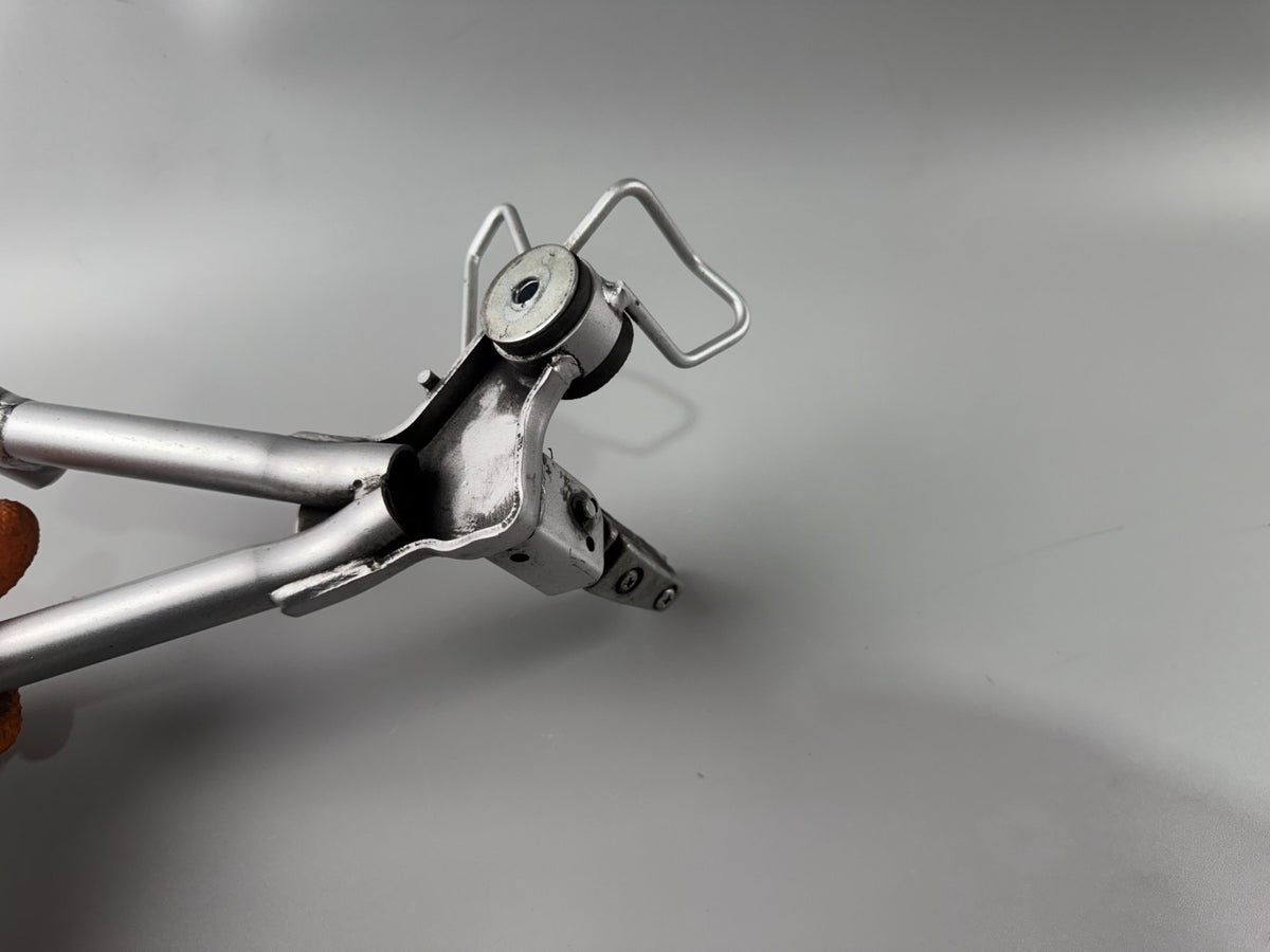 Suzuki GSF 600 Bandit POP WVA8 Soziusfußrasten Foot Step Hangers Beifahrer re