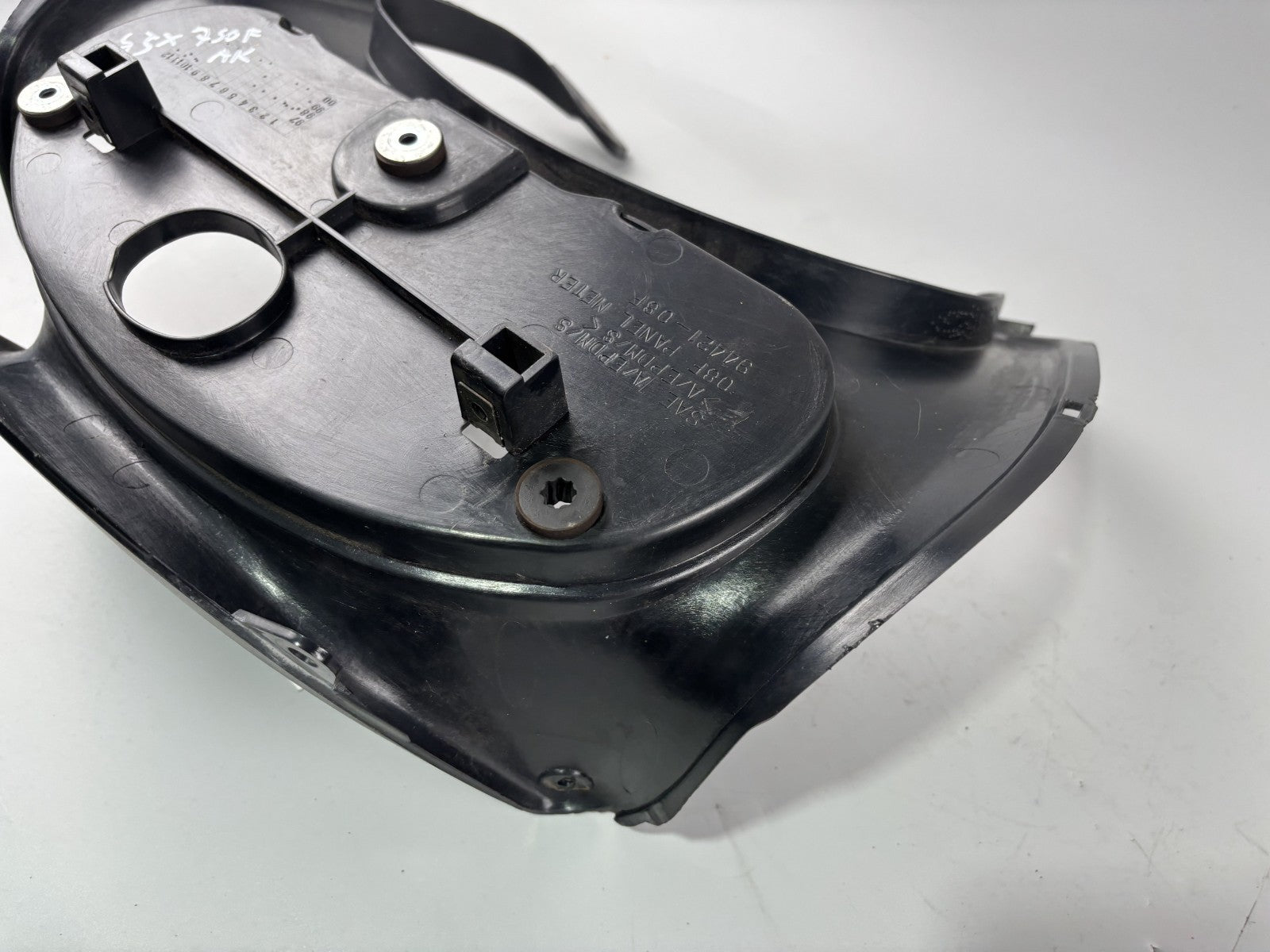 Suzuki GSX 750 F AK11 Verkleidung Cockpit Tachoverkleidung Innenabdeckung Cover
