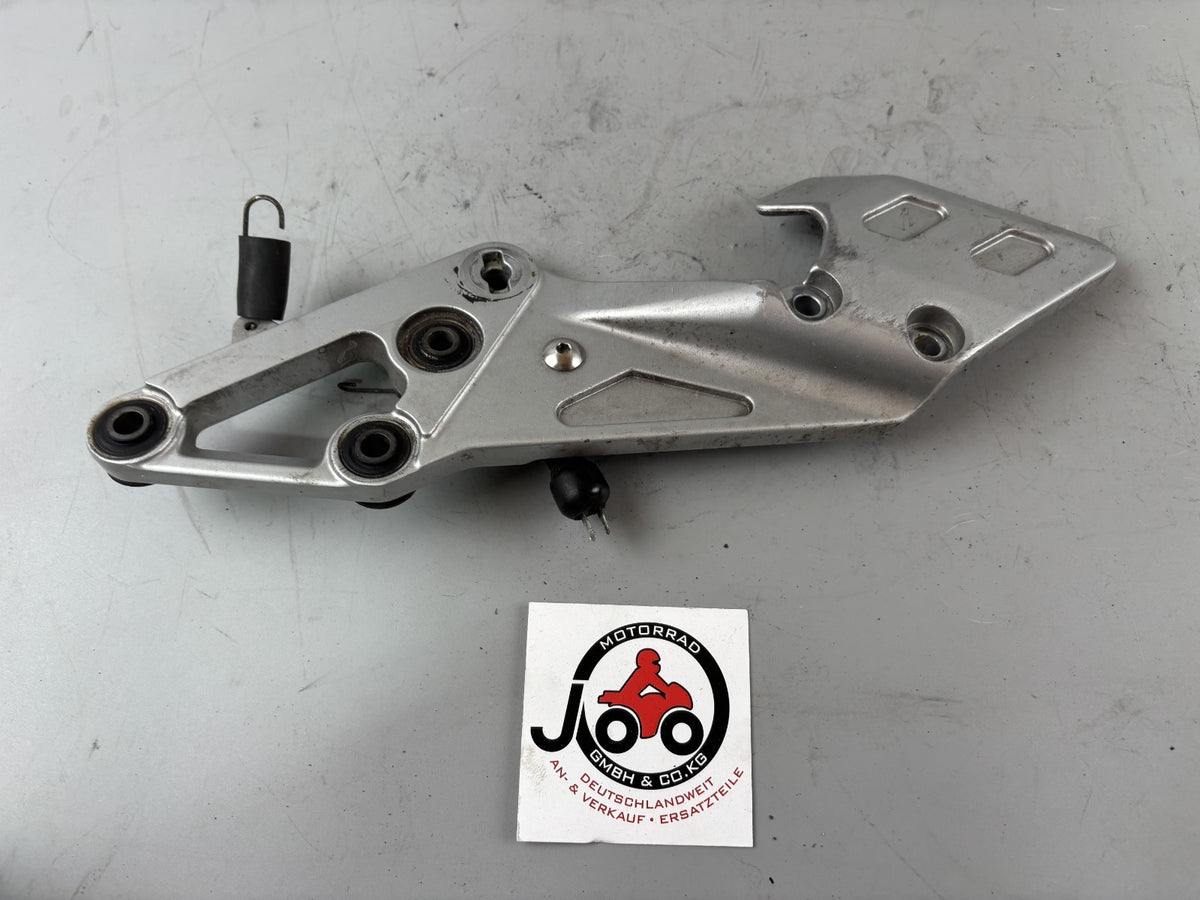 Suzuki GSX-R 1100 W GU75C Fußrastenhalteplatte Holder Halterung Hangers rechts