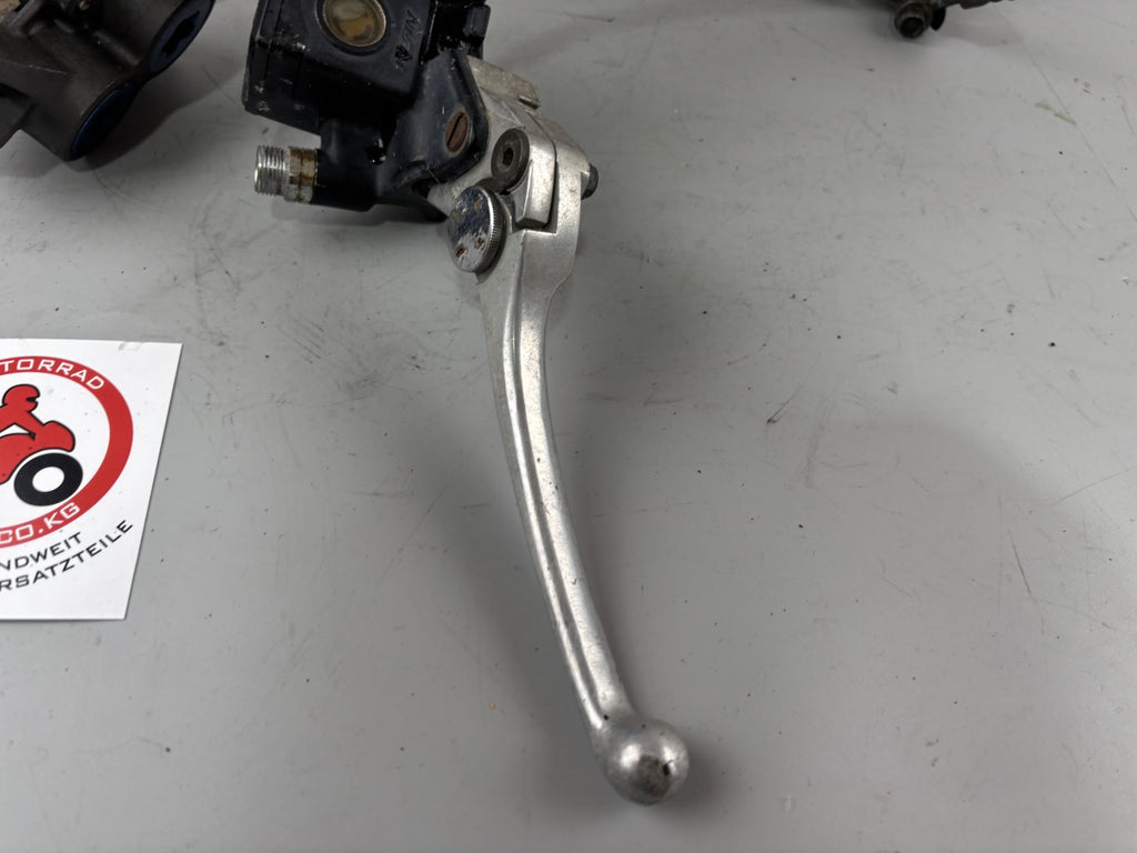 Yamaha XJR1300 RP02 Bremsanlage Brake Bremse front vorne Pumpe Sattel