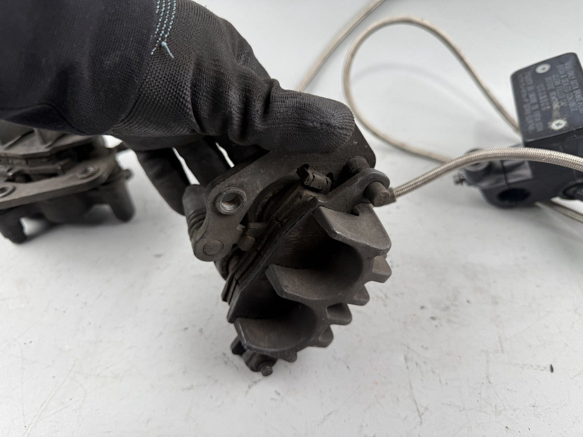 Suzuki GSX 750 AE Inazuma Bremse Bremsanlage Brake Sattel Pumpe vorn front