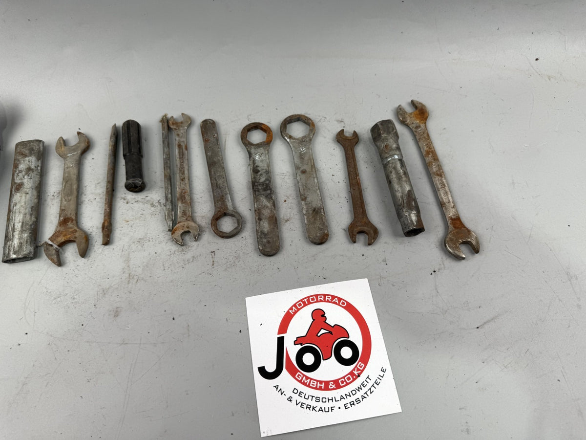 Honda XBR 500 PC15 Bordwerkzeug Werkzeugtasche Werkzeugset Tools