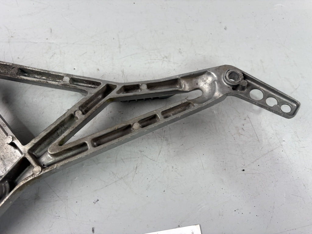 Yamaha FJ1200 3CW 3YA Fußrastenhalteplatte Plate Holder Halterung links left