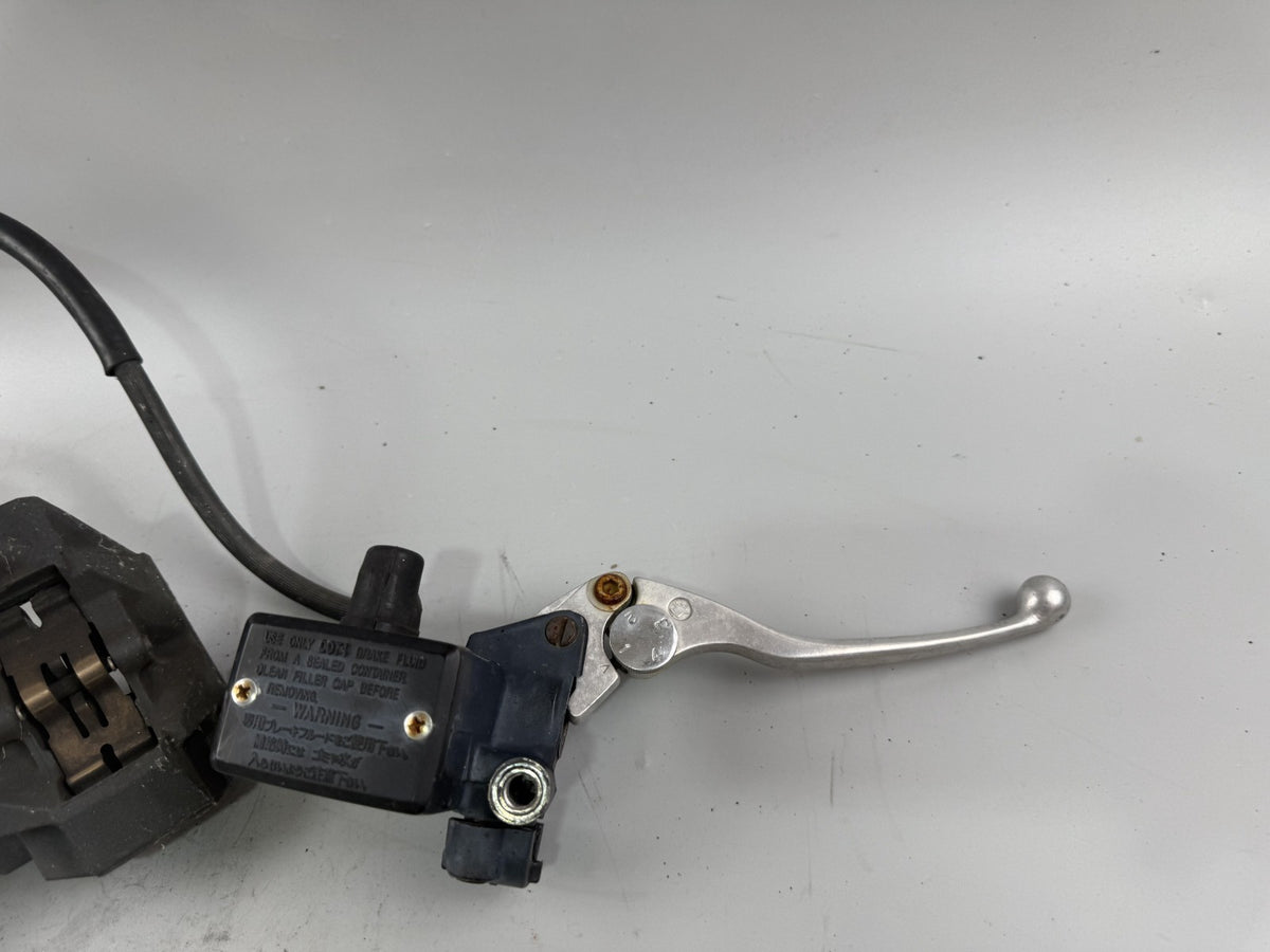 Yamaha XJR1300 RP02 Bremsanlage Brake Bremse front vorne Pumpe Sattel