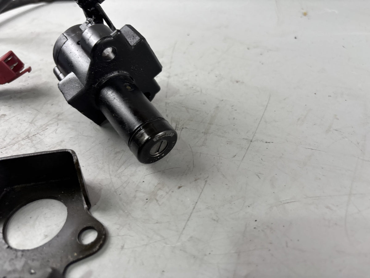 Honda Transalp XL 600 V PD06 Schlosssatz Key Lock Tankschloss