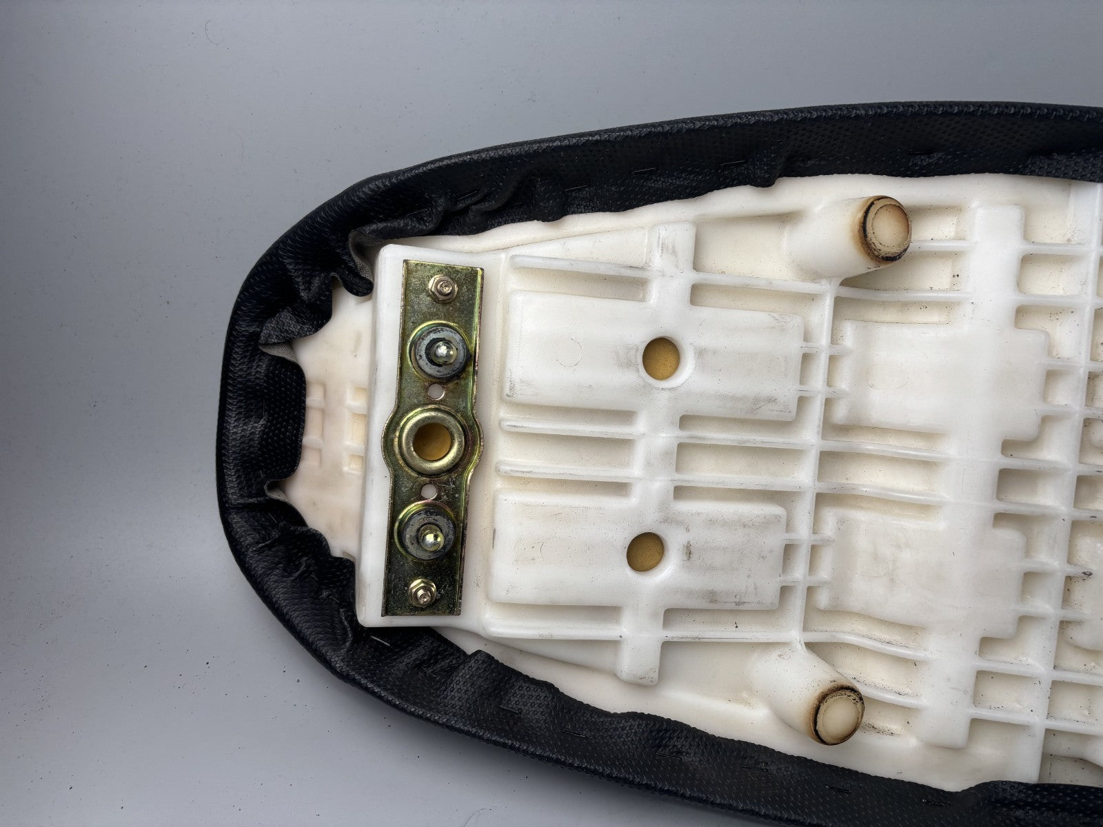 Suzuki GSX 750 F AK11 Sitzbank Seat Sitz Bezug Polster