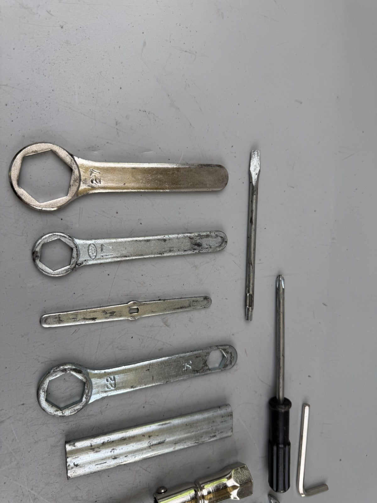 Honda NT650V Deauville RC47 Bordwerkzeug Tools original