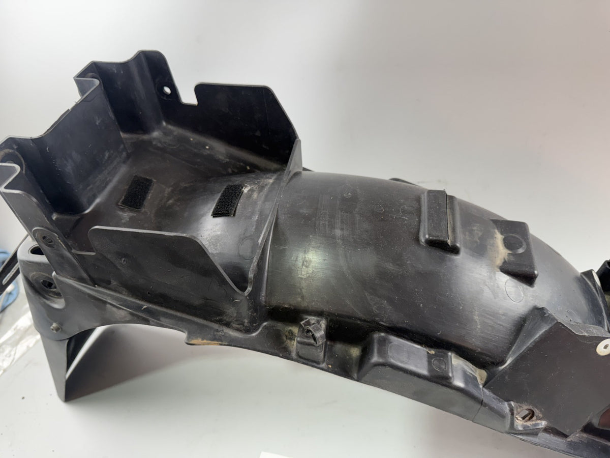 Yamaha XJ 600 Diversion 4BR 4LX Heckuntersicht unter Verkleidung Radlauf Fender