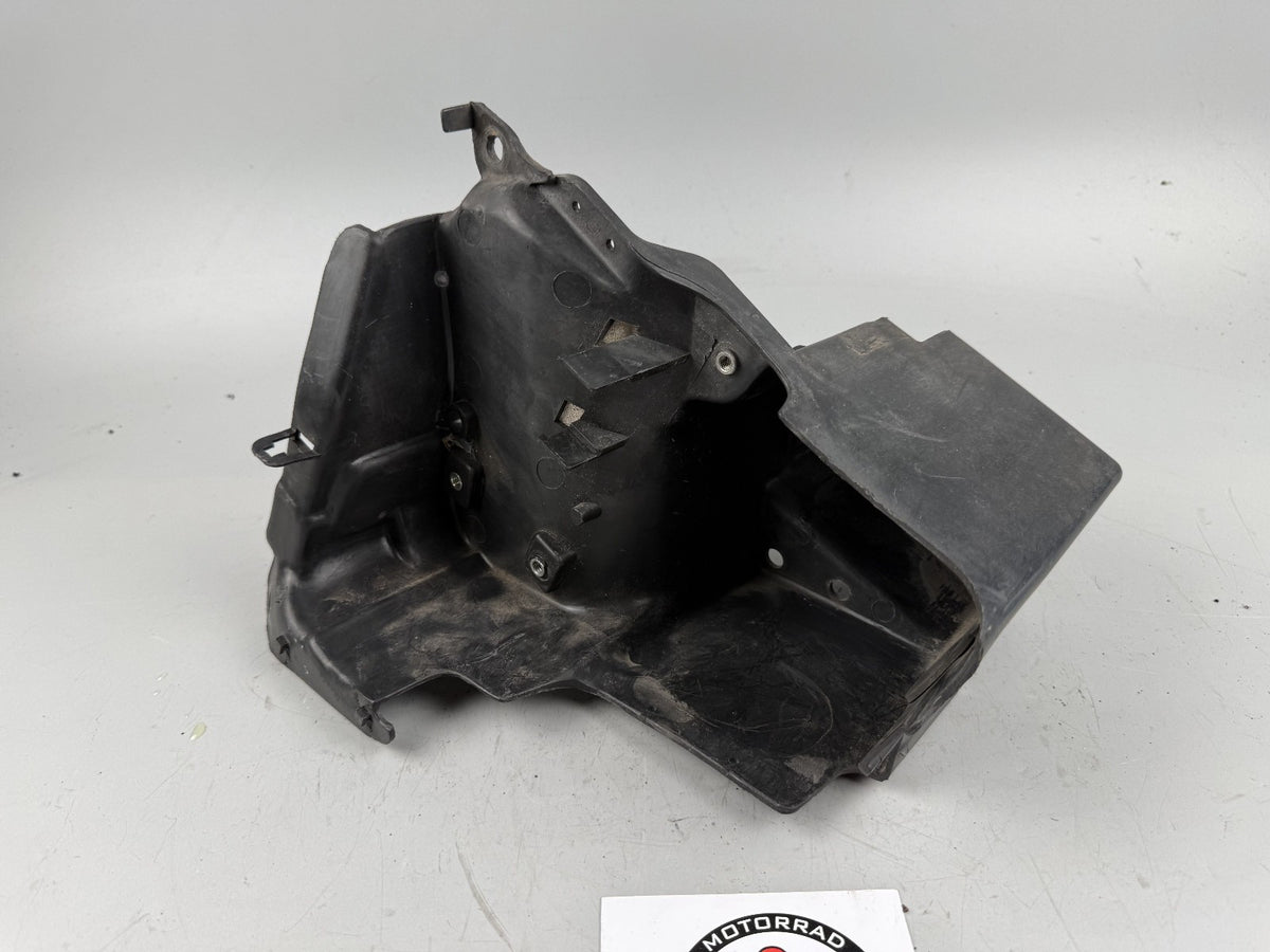 Honda VT600C Shadow Rumpf Abdeckung Batteriefach Holder