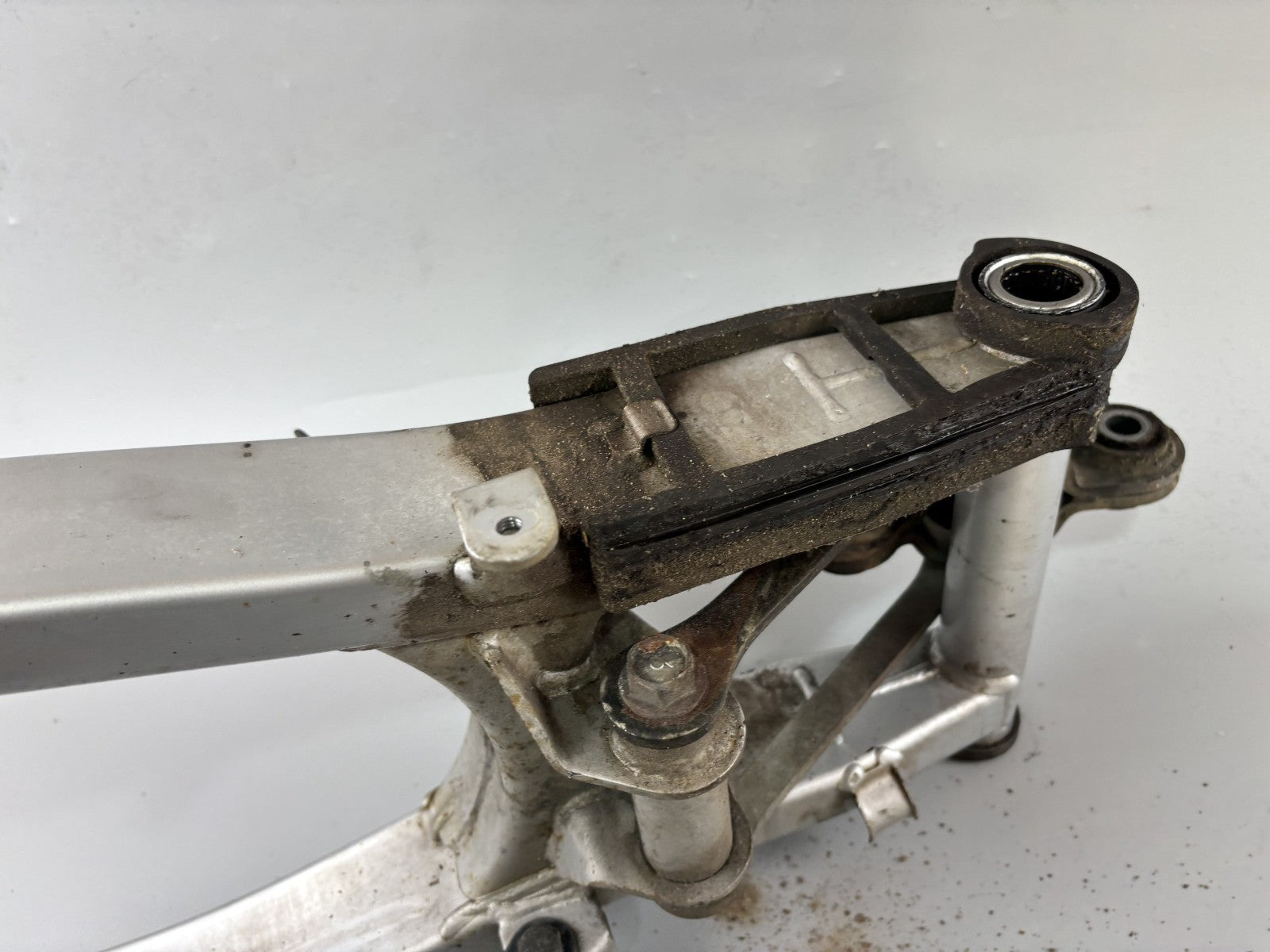 Suzuki GS 500 EU GM51B Schwinge Schwingarm Swing Aufhängung Antrieb