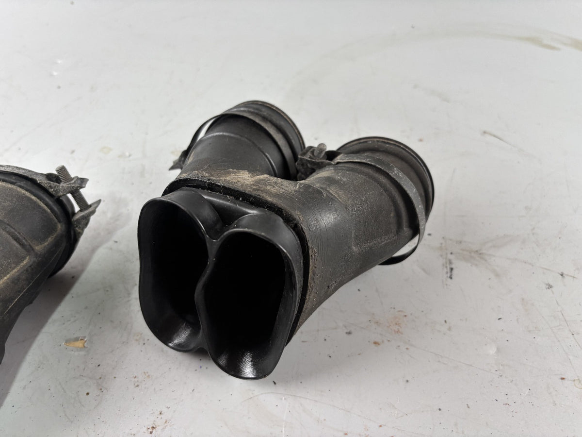 Honda CBX 650 E RC13 Ansaugstutzen Gummi Rubber Ansaugung Luftfilterkasten
