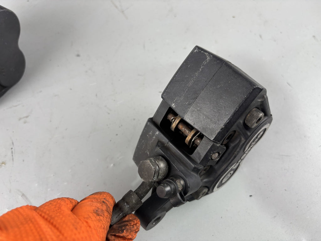 BMW R 1100 RS Bremsanlage Brake Bremse Bremssattel vorne front Zange Leitung