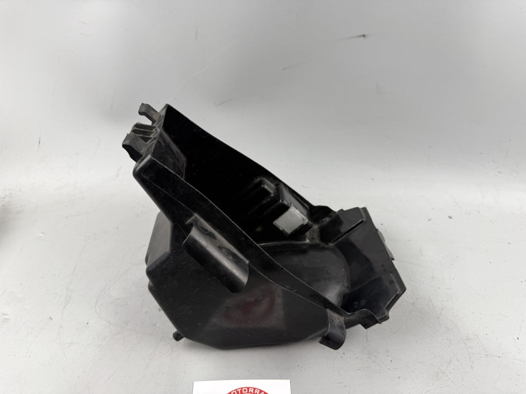 Suzuki GSX 750 AE Inazuma Innenabdeckung Cover Deckel Fach