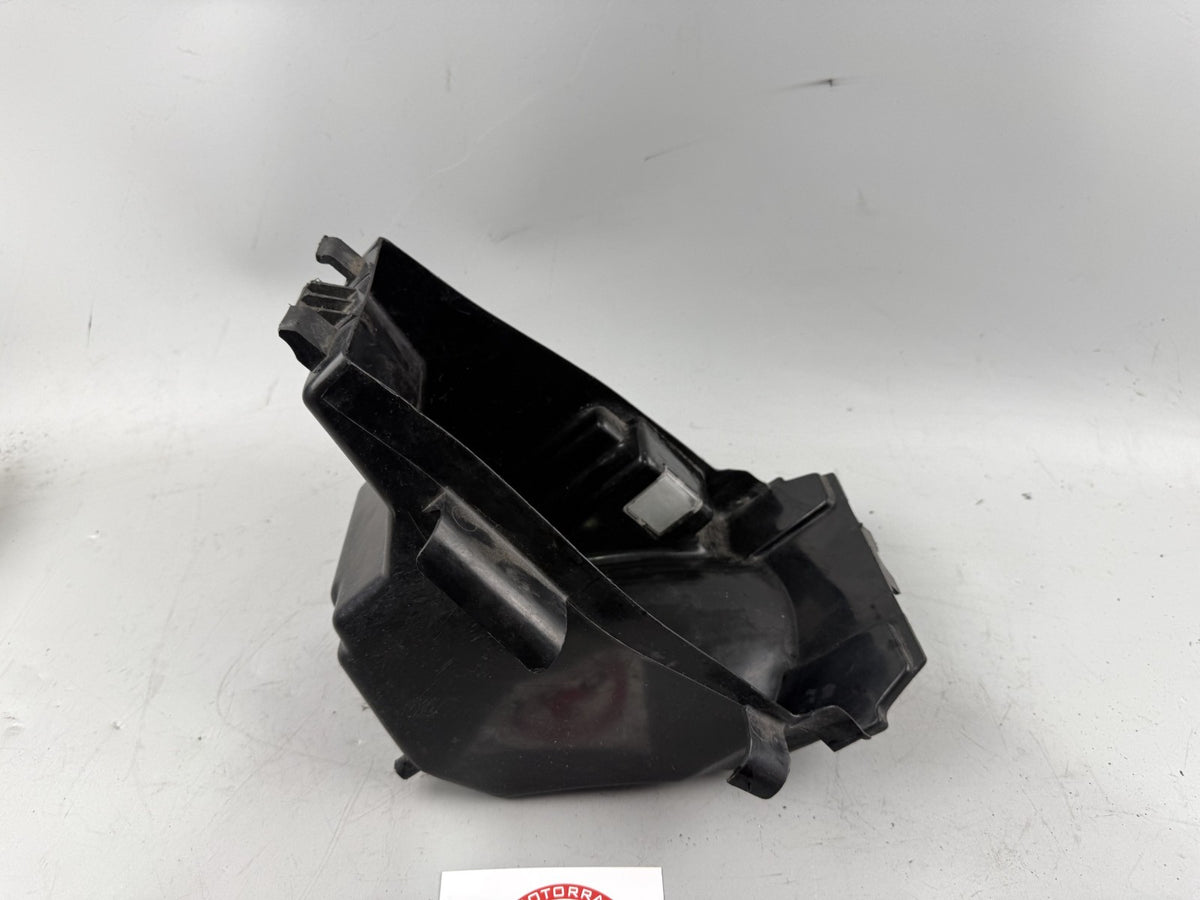 Suzuki GSX 750 AE Inazuma Innenabdeckung Cover Deckel Fach