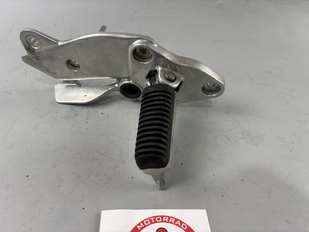 Yamaha XJ 900 Diversion 4KM Fußraste Hangers Foot Step vorn front rechts right