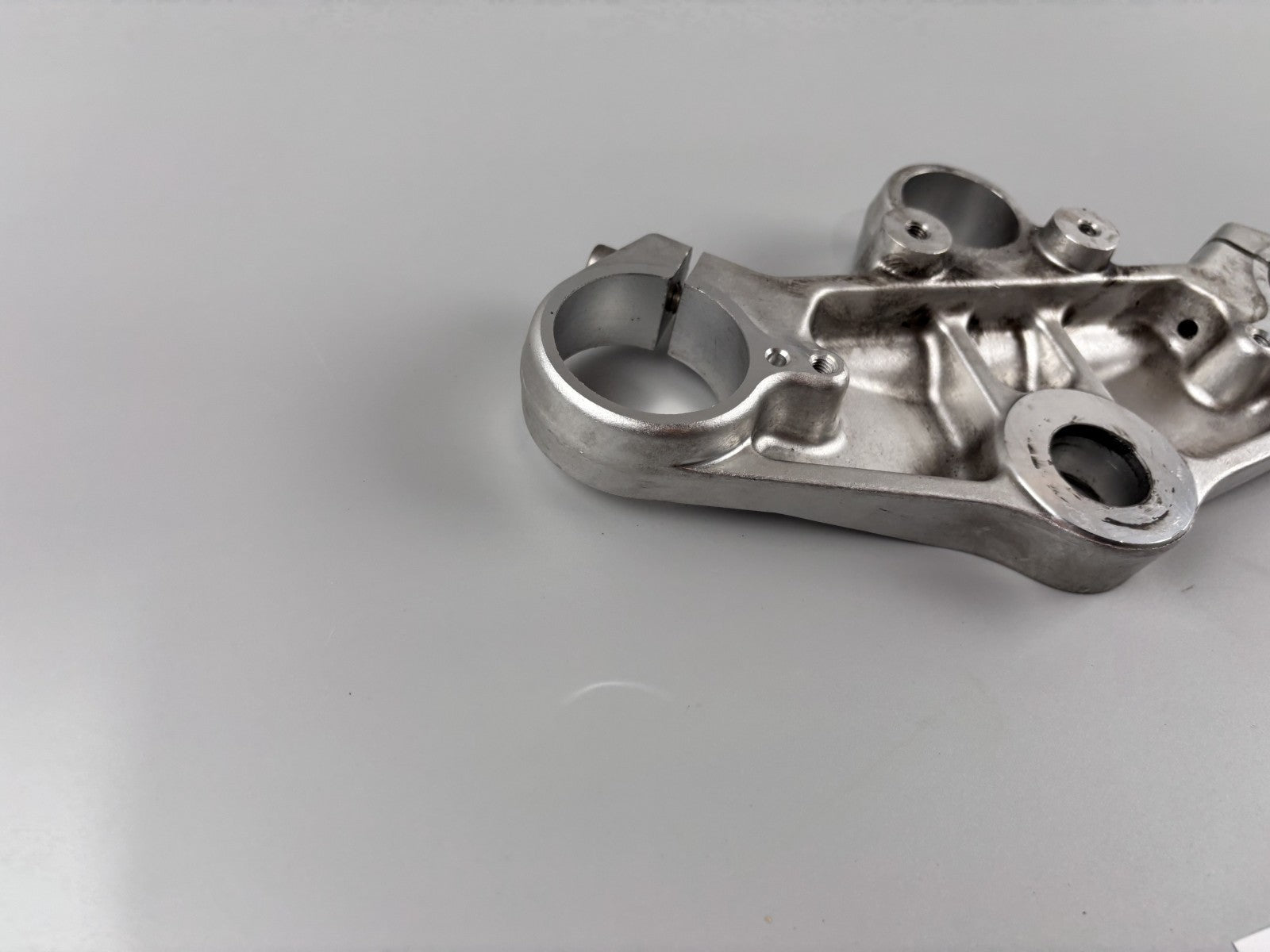 Triumph Daytona 955i T595 N 2002 Gabelbrücke Bridge obere Halterung Holder