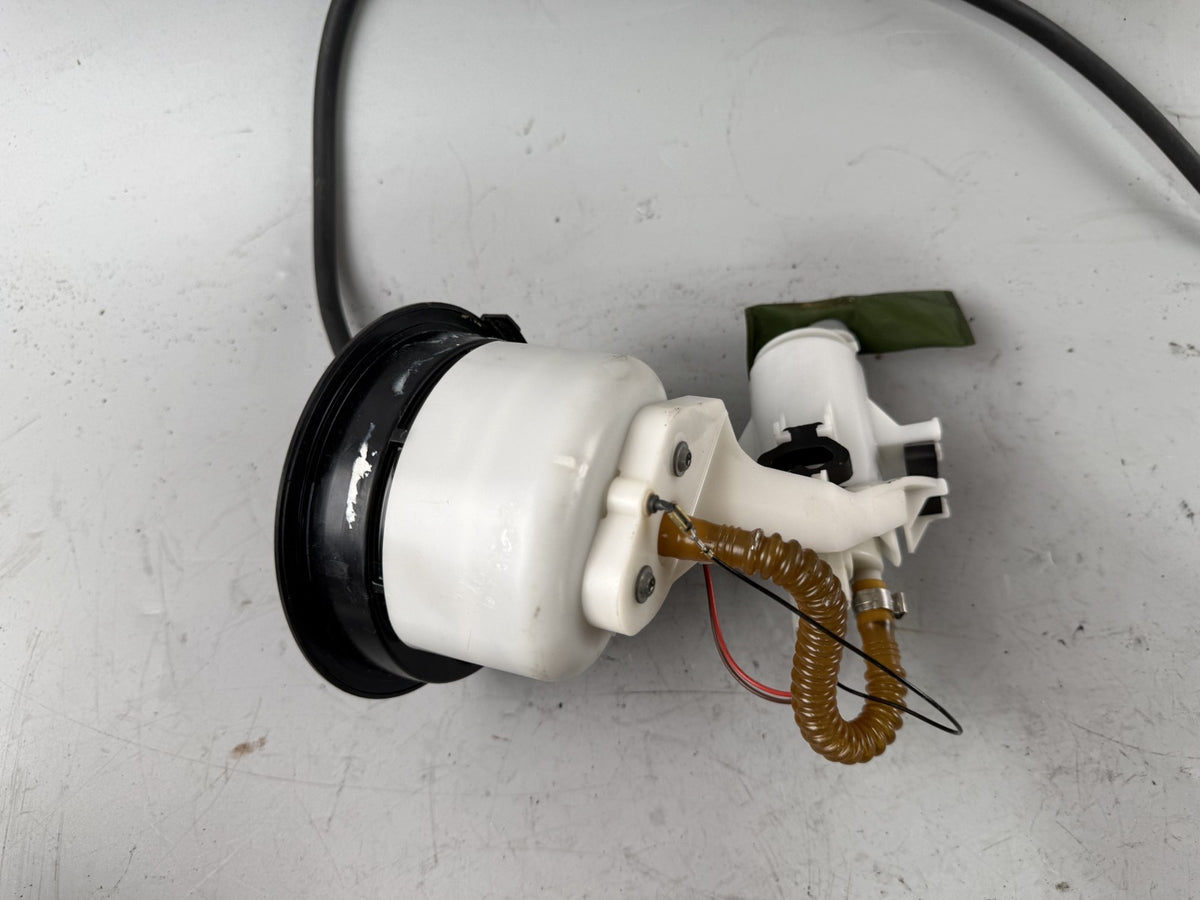 BMW K 1200 S K40 Benzinpumpe Kraftstoffpumpeneinheit Fuel Pump Tank