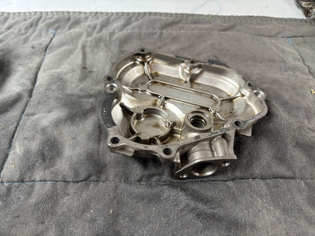 Yamaha TDM 850 3VD Ölpumpendeckel Motordeckel Cover Clutch Motor Engine