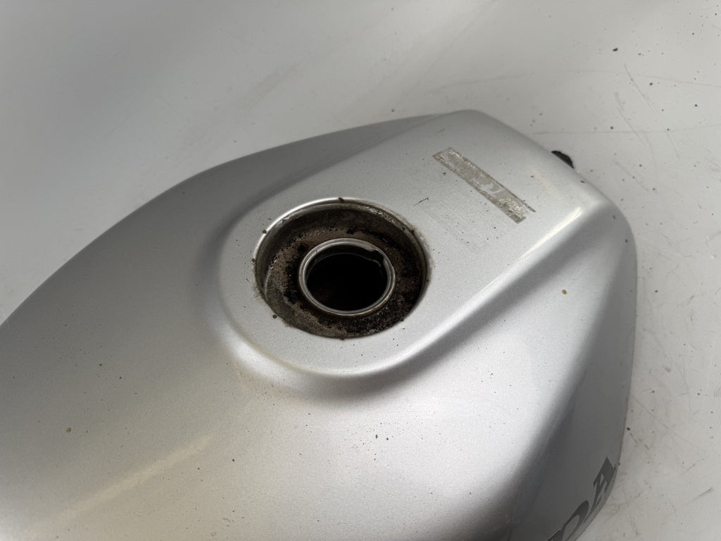 Honda CBR 600 F PC19 Tank Benzintank Kraftstofftank Gas Gasoline