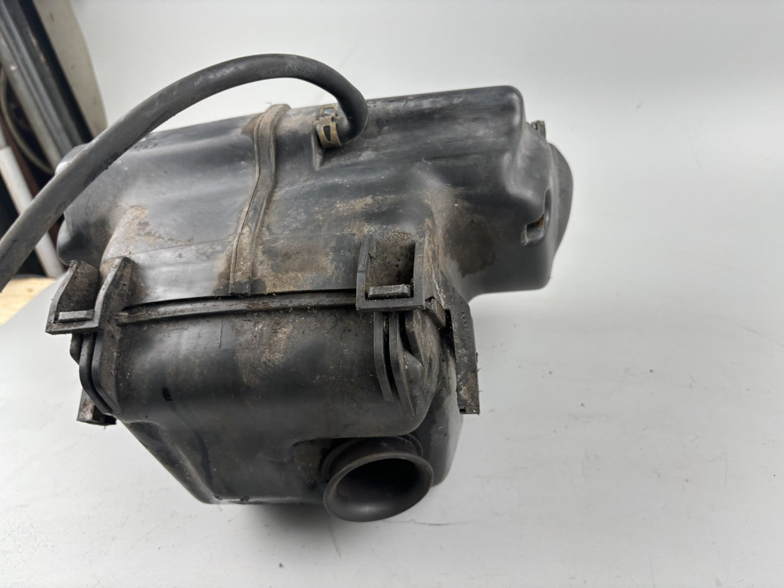 Suzuki GSF600 GN77B Luftfilterkasten Airbox